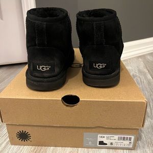 UGG Classic II Mini Boot